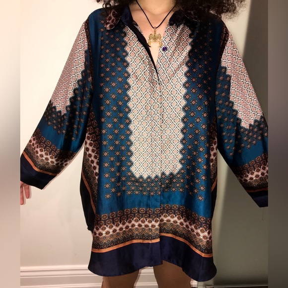 Stylish Blue Patterned Button Down Shirt - Picture 2 of 5